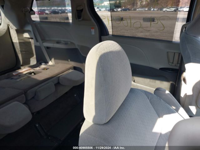 5TDKK3DC5FS593921 Toyota Sienna Le 7 Passenger