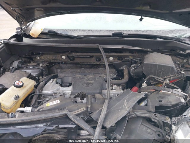 Toyota RAV4 LE 2018 JTMBFREV7JJ243011 Image 10