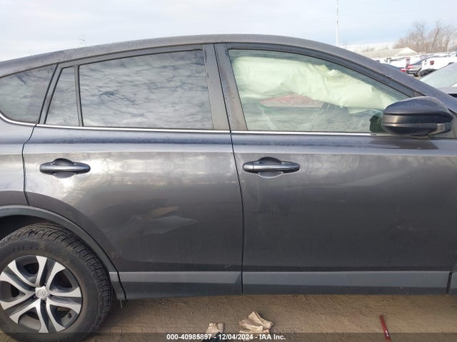 Toyota RAV4 LE 2018 JTMBFREV7JJ243011 Image 13