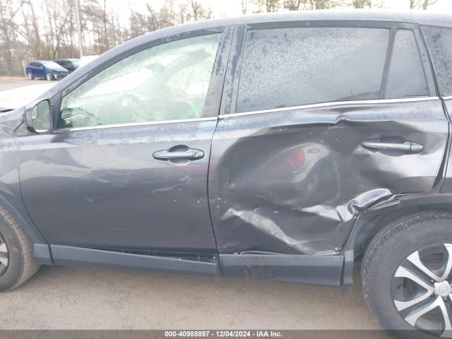 Toyota RAV4 LE 2018 JTMBFREV7JJ243011 Image 14