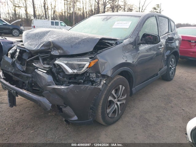 Toyota RAV4 LE 2018 JTMBFREV7JJ243011 Image 2