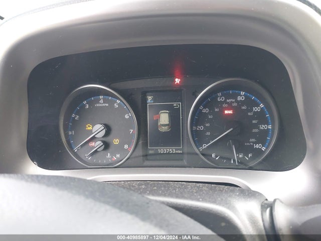 Toyota RAV4 LE 2018 JTMBFREV7JJ243011 Image 7