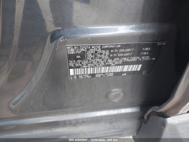 Toyota RAV4 LE 2018 JTMBFREV7JJ243011 Image 9