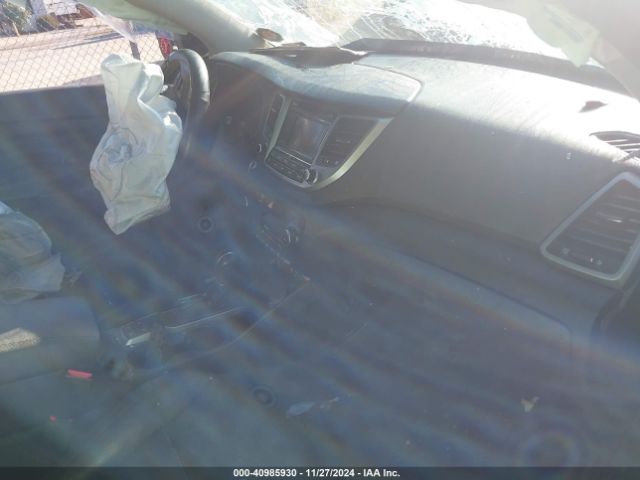 KM8J3CA24HU555613 Hyundai Tucson Value