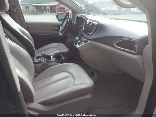 2C4RC1BG8HR823792 Chrysler Pacifica Touring-l