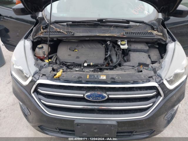 1FMCU9GD0JUA51048 Ford ESCAPE SE