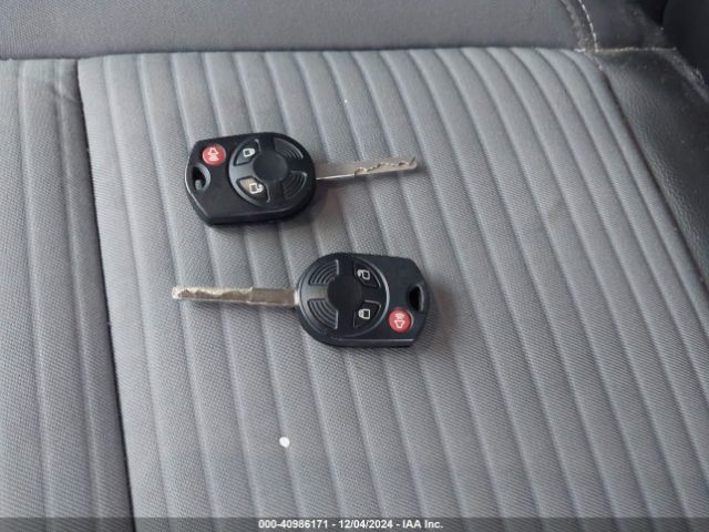 1FMCU9GD0JUA51048 Ford ESCAPE SE