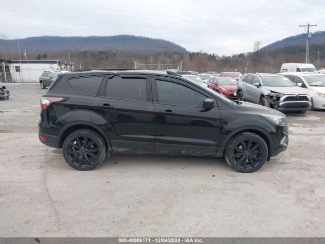 1FMCU9GD0JUA51048 Ford ESCAPE SE