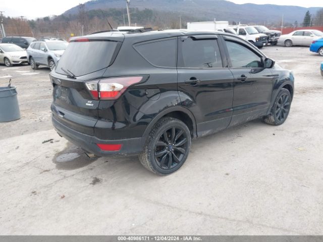1FMCU9GD0JUA51048 Ford ESCAPE SE