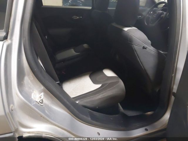 1C4PJMAB8EW166807 Jeep Cherokee Sport