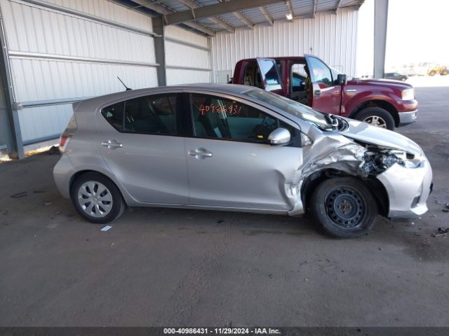 JTDKDTB39E1561353 Toyota Prius C Two