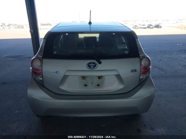 JTDKDTB39E1561353 Toyota Prius C Two
