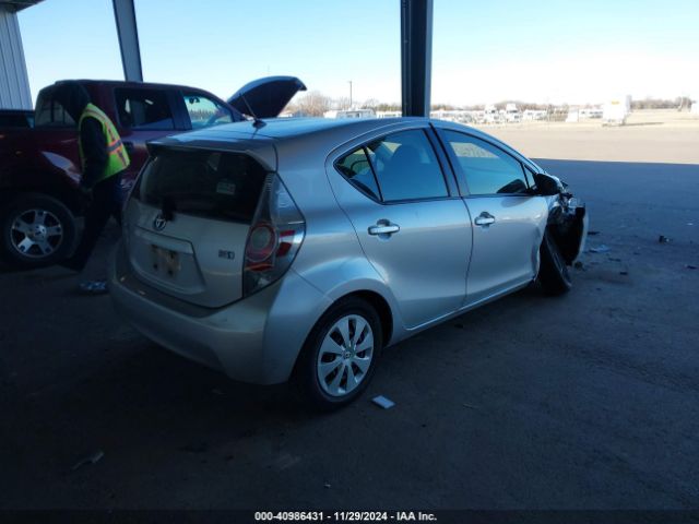 JTDKDTB39E1561353 Toyota Prius C Two