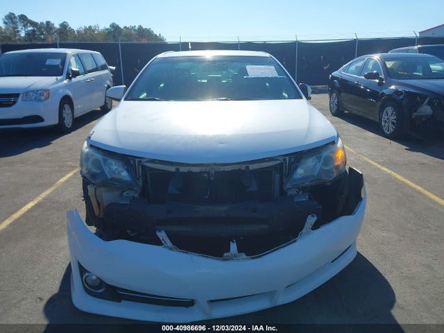 4T1BF1FK8EU765734 Toyota CAMRY SE