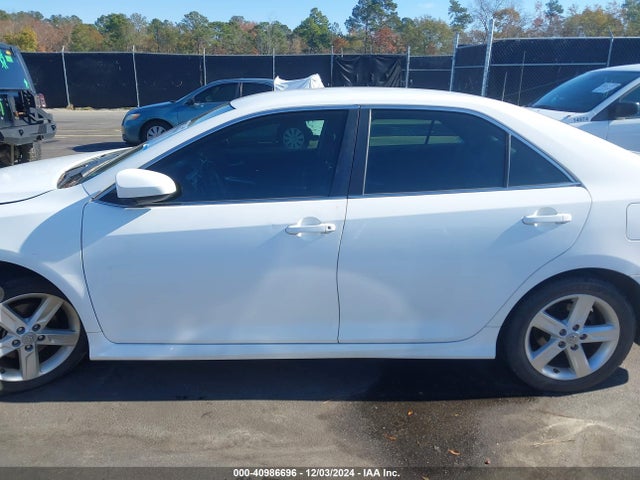 4T1BF1FK8EU765734 Toyota CAMRY SE