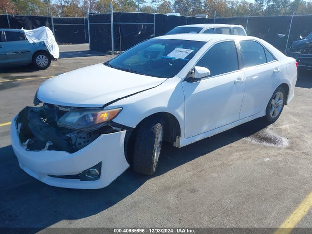 4T1BF1FK8EU765734 Toyota CAMRY SE