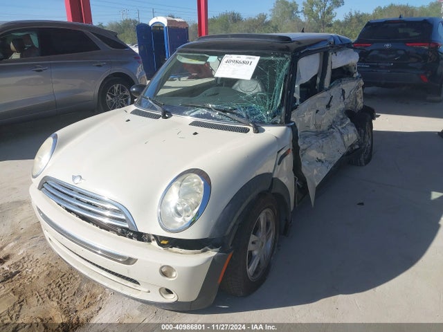 2006 MINI COOPER WMWRC33596TJ78825 Photo 1