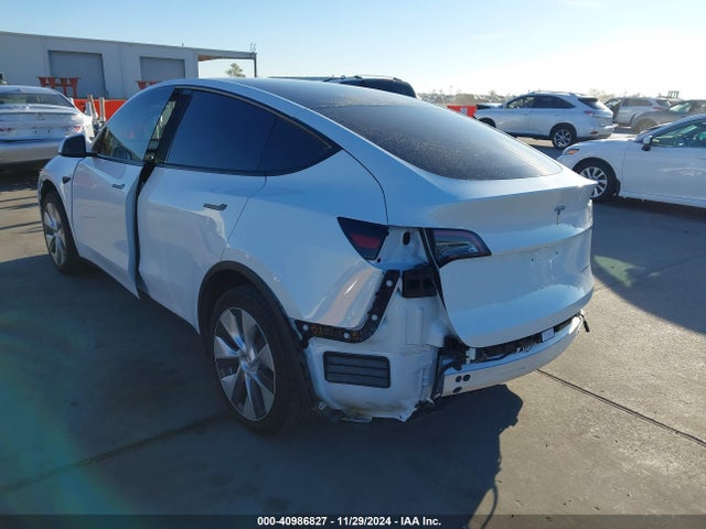 2021 TESLA MODEL Y 5YJYGDEE1MF285583 Photo 2