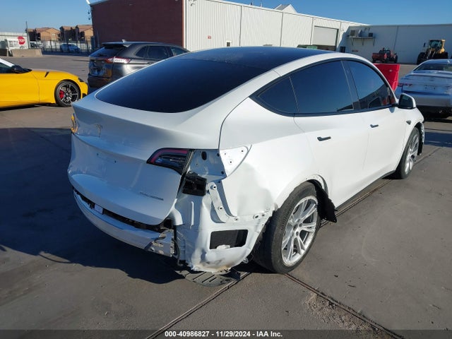 2021 TESLA MODEL Y 5YJYGDEE1MF285583 Photo 3