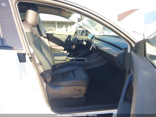 2021 TESLA MODEL Y 5YJYGDEE1MF285583 Photo 4