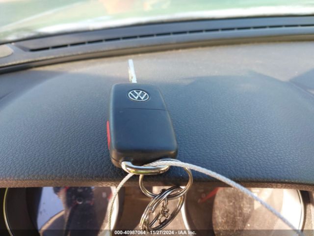 1VWAT7A33GC038163 Volkswagen Passat 1.8t R-line
