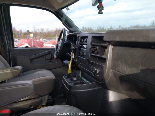 1GAZGMFG4J1168551 Chevrolet Express 3500 Lt