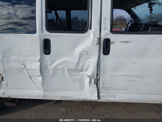 1GAZGMFG4J1168551 Chevrolet Express 3500 Lt