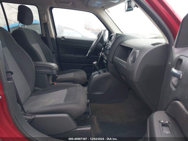 1C4NJRBB1HD141900 Jeep Patriot Sport 4x4