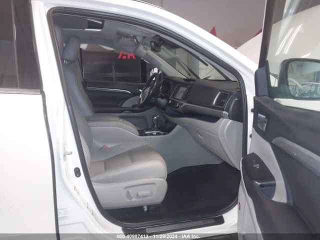 5TDDZRFHXKS948589 Toyota Highlander Limited