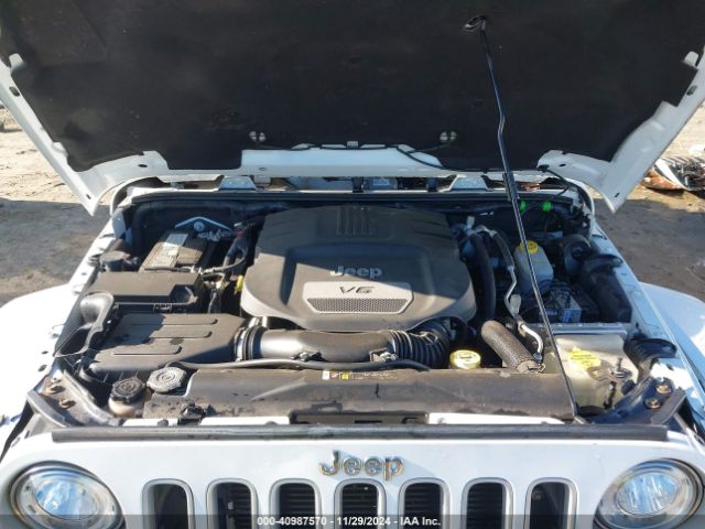 1C4BJWEG9HL725461 Jeep Wrangler Unlimited Sahara 4x4