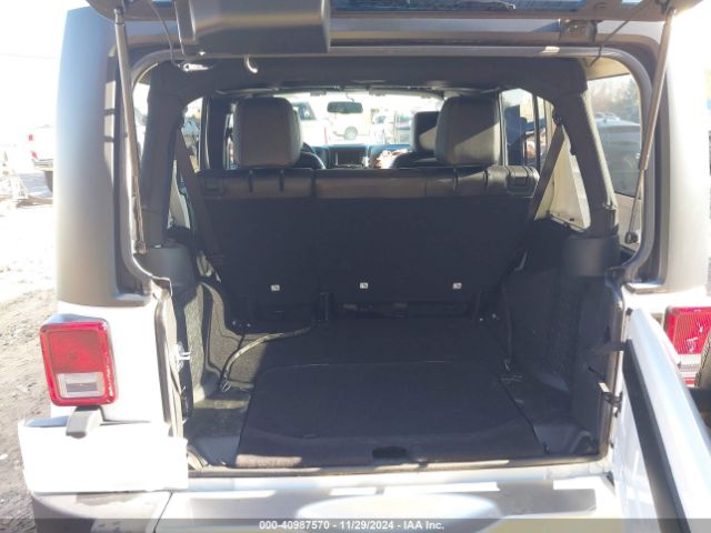 1C4BJWEG9HL725461 Jeep Wrangler Unlimited Sahara 4x4