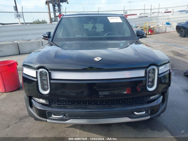 Rivian R1s Launch Edition 2023 7PDSGABL5PN008523 Image 13