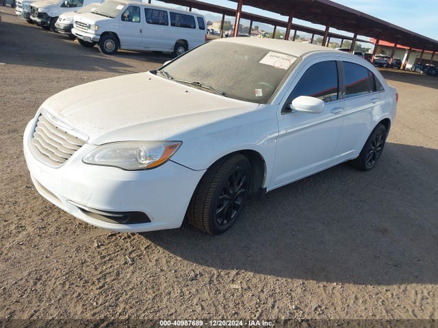 Chrysler 200 LX 2014 1C3CCBAB3EN145337 Image 2