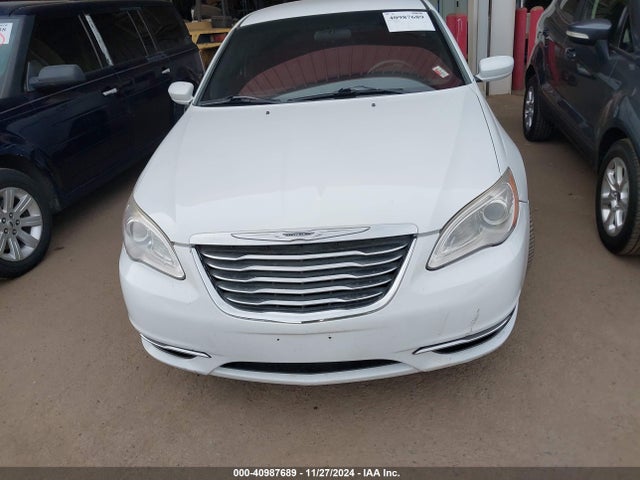 Chrysler 200 LX 2014 1C3CCBAB3EN145337 Image 6
