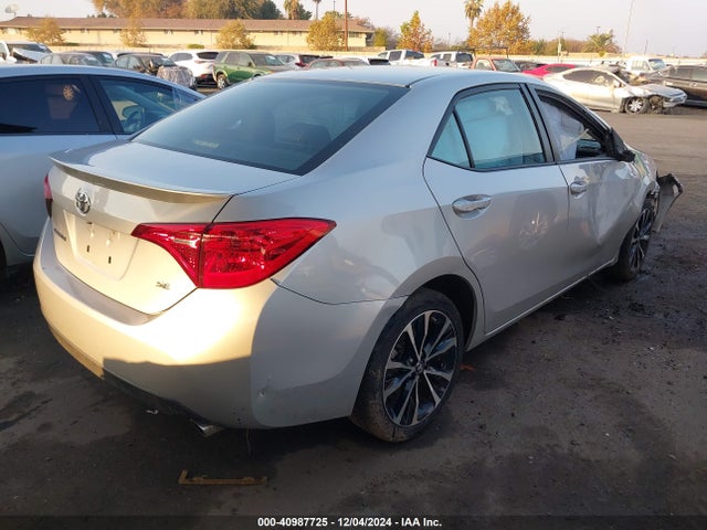 Toyota COROLLA SE 2018 2T1BURHE7JC063606 Image 4