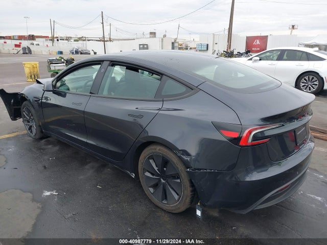 Tesla 2024 2024 5YJ3E1EA9RF747679 Image 3