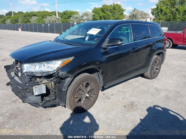 Toyota Highlander Le 2019 5TDZARFHXKS061622 Image 2
