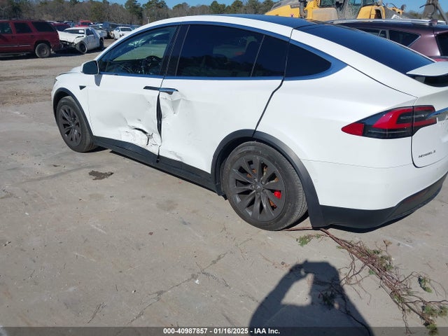 2017 TESLA MODEL X 5YJXCDE45HF035770 Photo 2