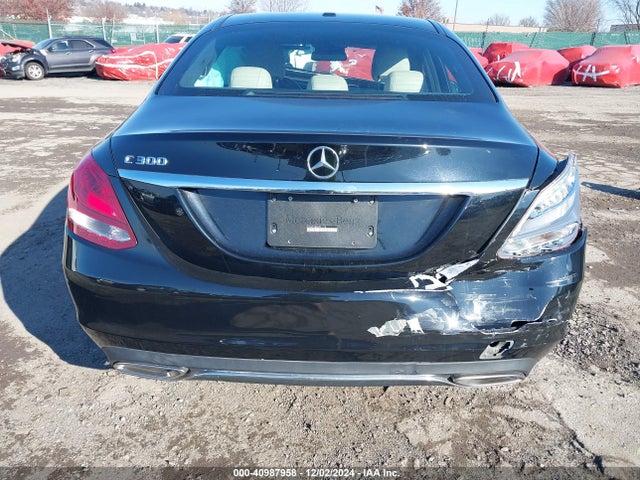 Mercedes-Benz C 300 2018 55SWF4JB4JU281110 Image 16