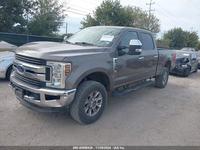Ford F-250 Xlt 2018 1FT7W2BT1JEC06383 Image 2