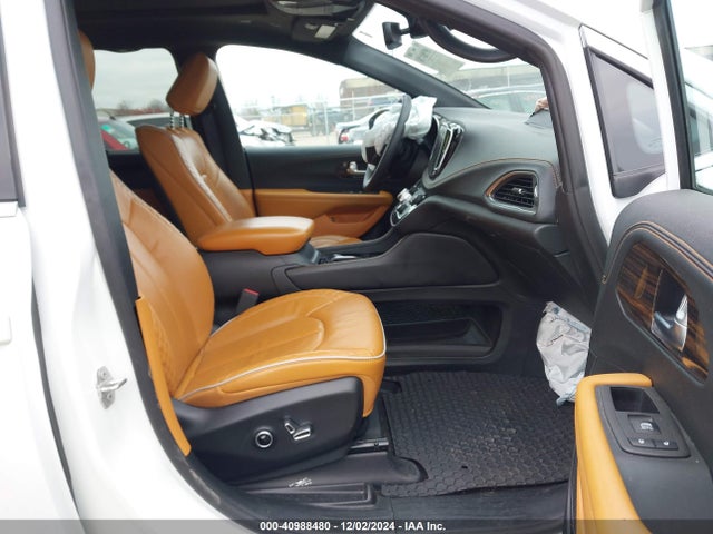 Chrysler Pacifica Hybrid Pinnacle 2023 2C4RC1N75PR506529 Image 5