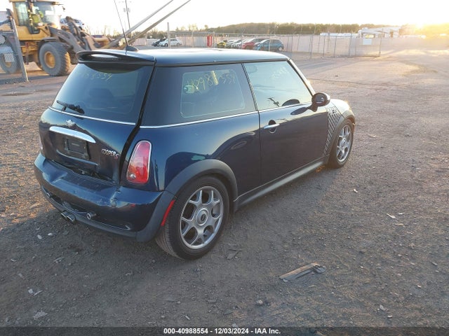 2006 MINI COOPER S WMWRE33536TJ40873 Photo 3