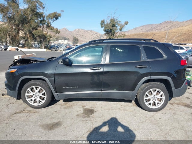 1C4PJLABXGW275587 Jeep Cherokee Sport