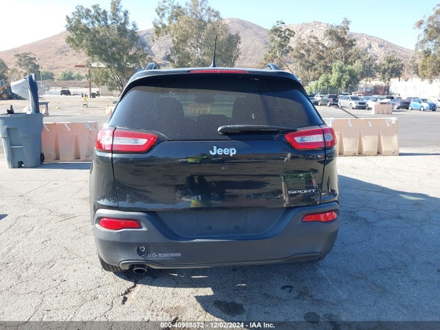 1C4PJLABXGW275587 Jeep Cherokee Sport