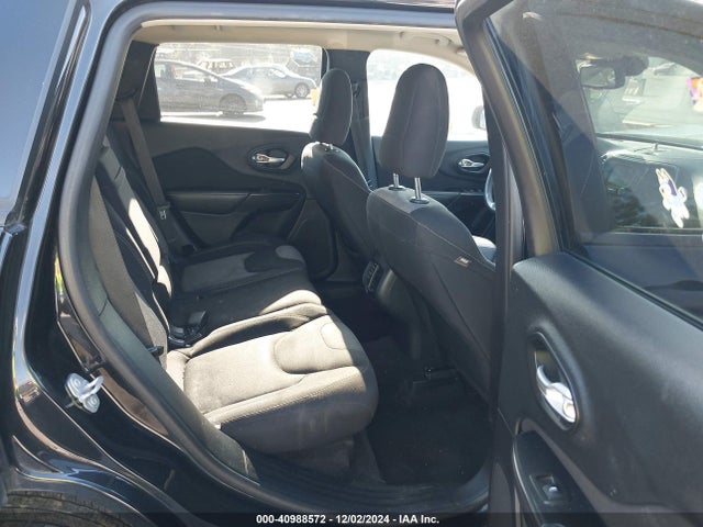 1C4PJLABXGW275587 Jeep Cherokee Sport