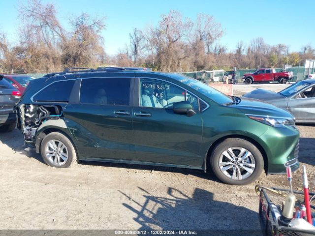 5TDJSKFC9RS140067 Toyota SIENNA XLE