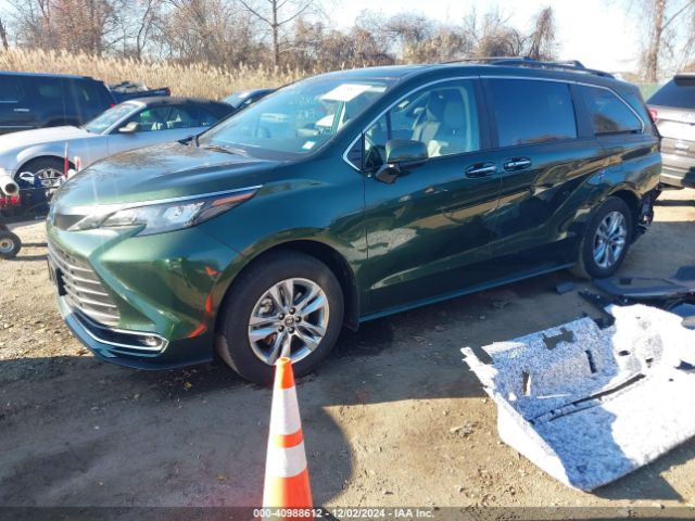 5TDJSKFC9RS140067 Toyota SIENNA XLE