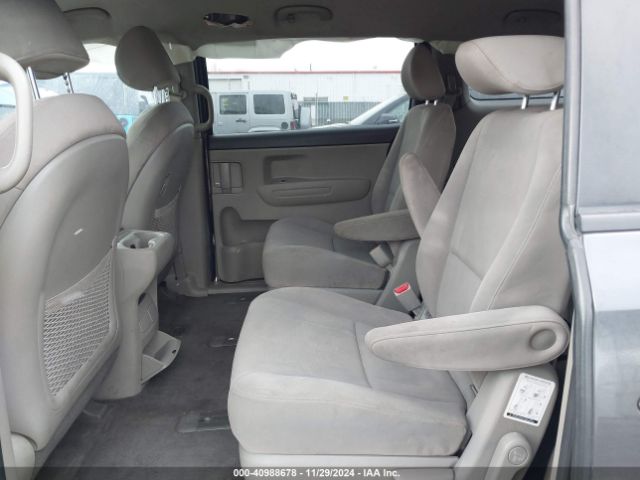 KNDMB5C12F6040647 KIA SEDONA LX