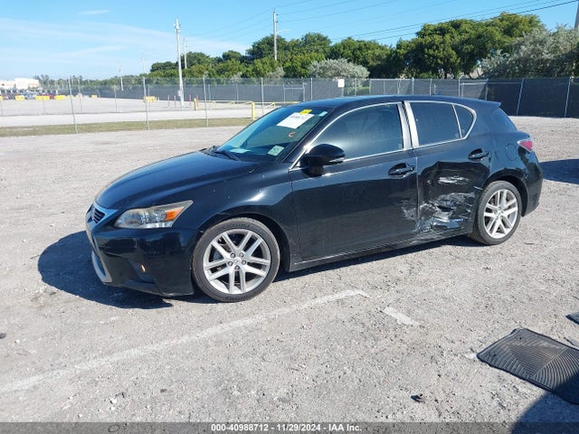 Lexus CT 200H 2015 JTHKD5BHXF2227544 Image 2