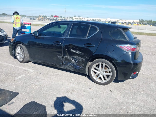 Lexus CT 200H 2015 JTHKD5BHXF2227544 Image 3